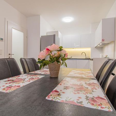 Flexible Selfcheckins 42 - Zagreb - Luxury - Garage Parking - Loggia - Brand New Διαμέρισμα Εξωτερικό φωτογραφία