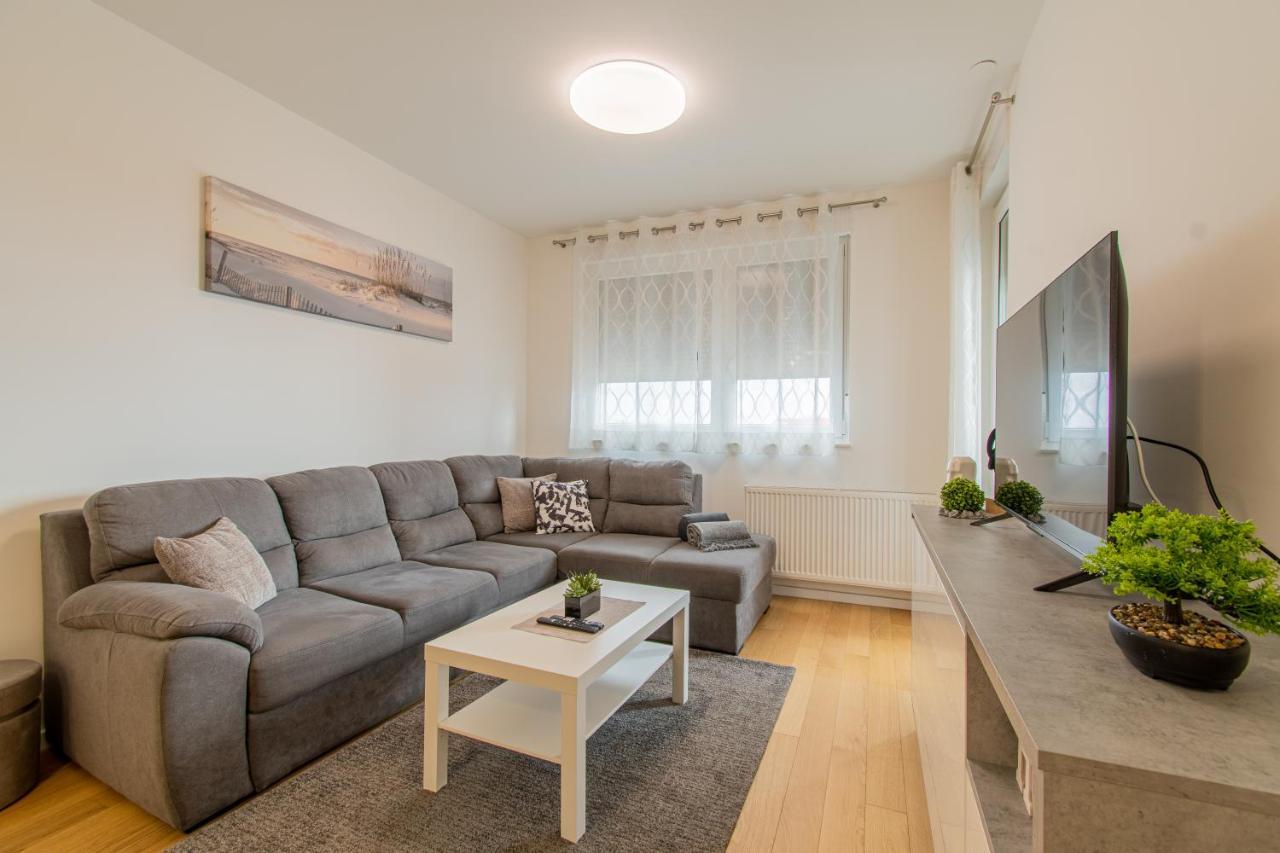 Flexible Selfcheckins 42 - Zagreb - Luxury - Garage Parking - Loggia - Brand New Διαμέρισμα Εξωτερικό φωτογραφία