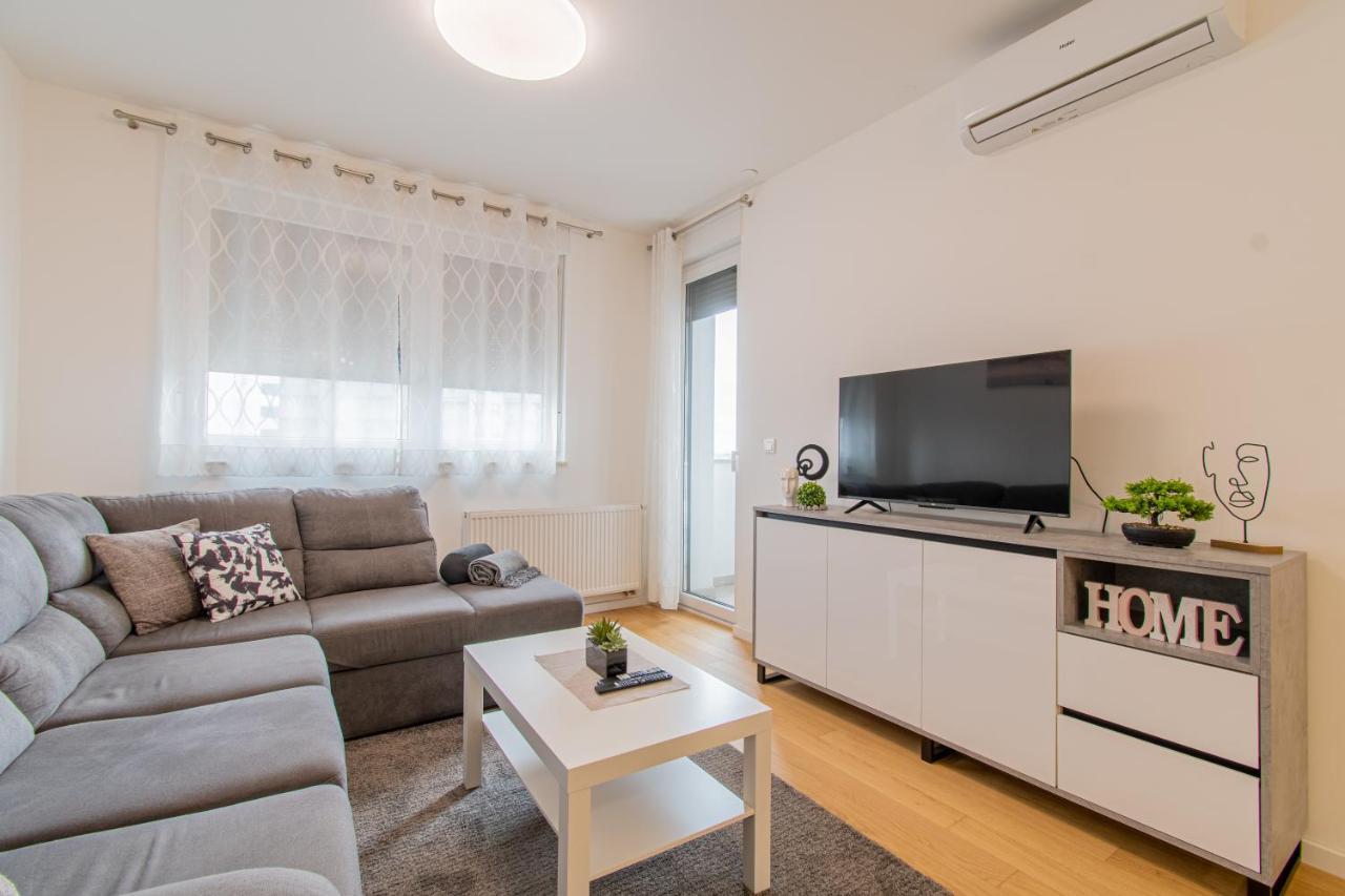 Flexible Selfcheckins 42 - Zagreb - Luxury - Garage Parking - Loggia - Brand New Διαμέρισμα Εξωτερικό φωτογραφία