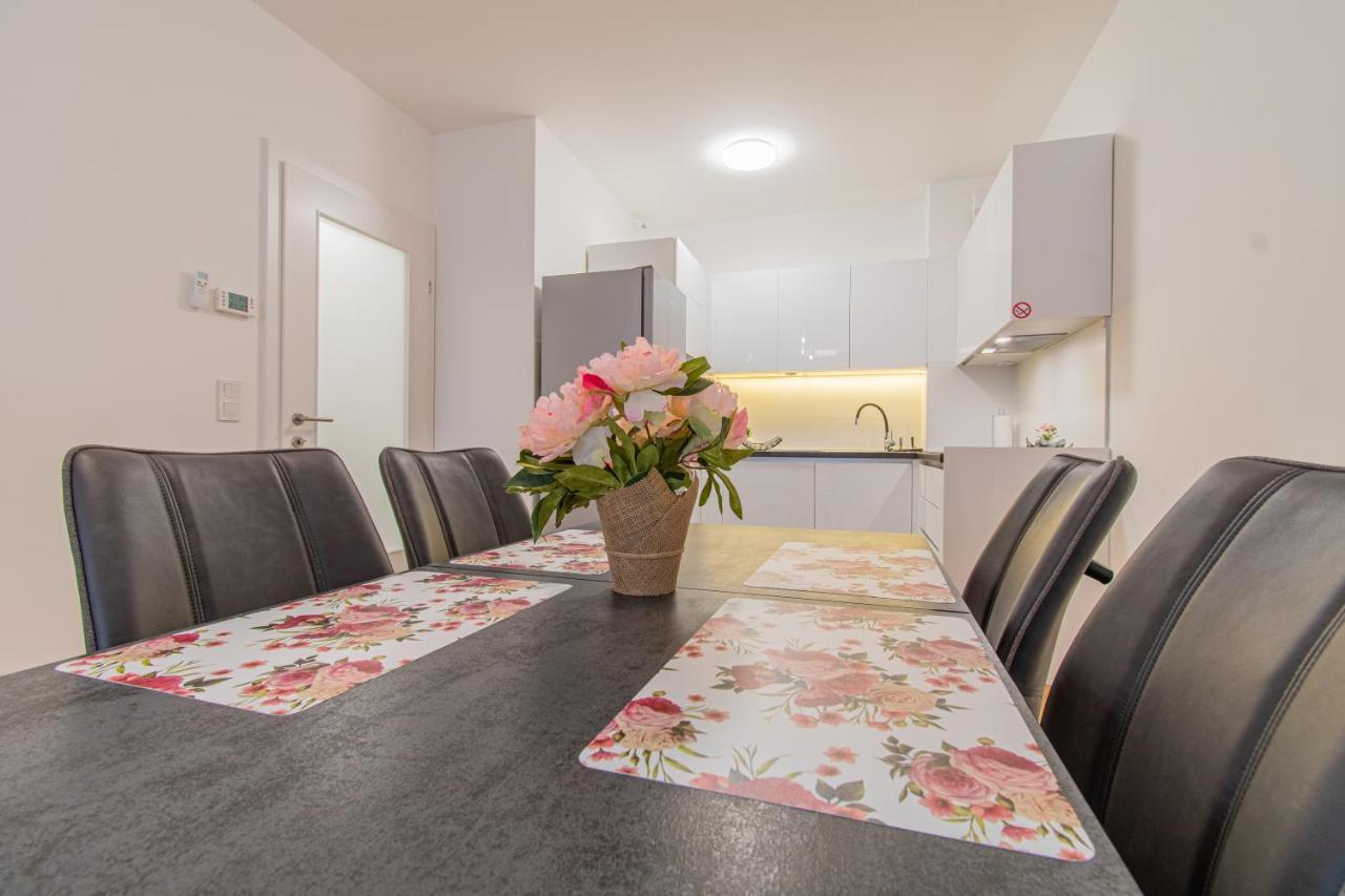 Flexible Selfcheckins 42 - Zagreb - Luxury - Garage Parking - Loggia - Brand New Διαμέρισμα Εξωτερικό φωτογραφία