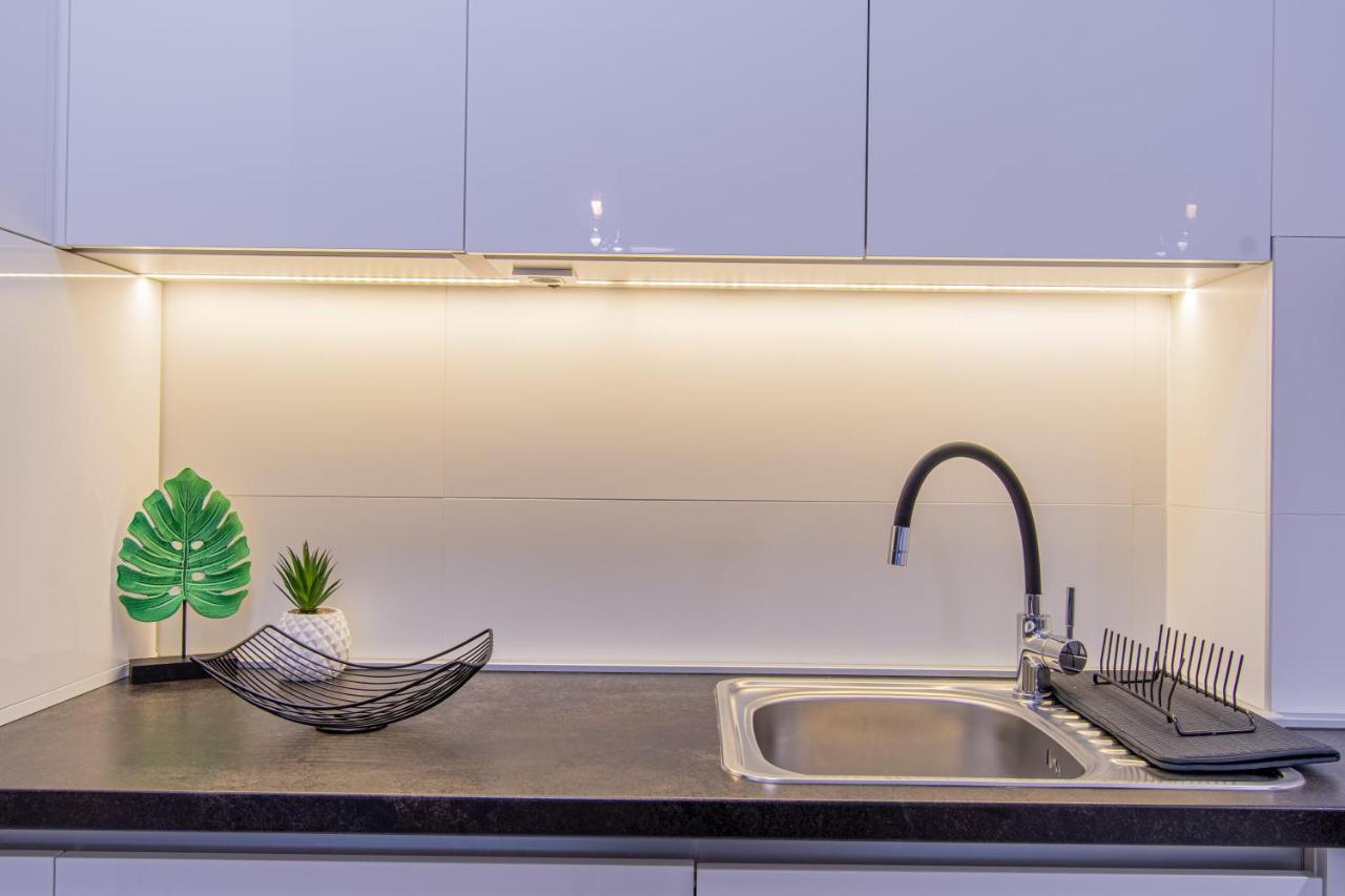 Flexible Selfcheckins 42 - Zagreb - Luxury - Garage Parking - Loggia - Brand New Διαμέρισμα Εξωτερικό φωτογραφία